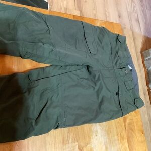 Mountain Hardwear Ski Pants  Men’s Size SMall